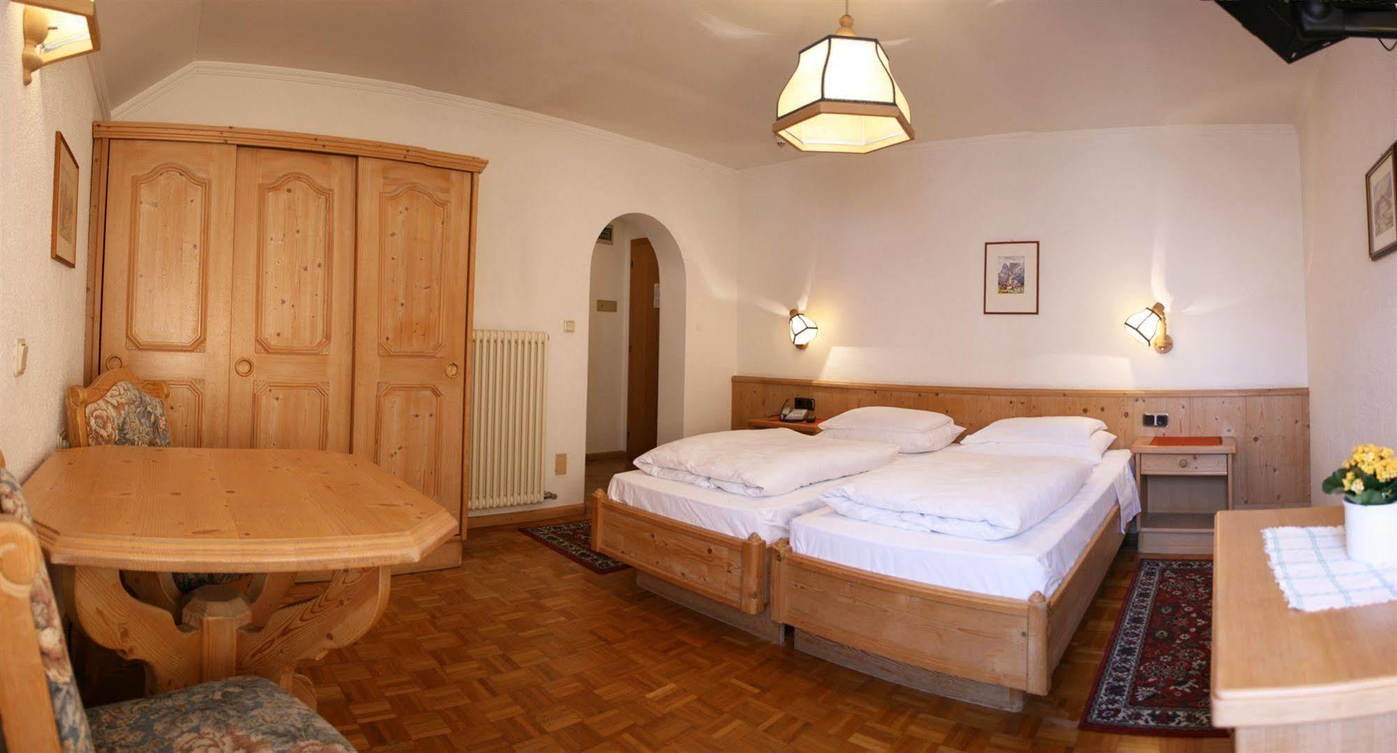 Hotel Dolomiti Madonna Ortisei Exterior photo